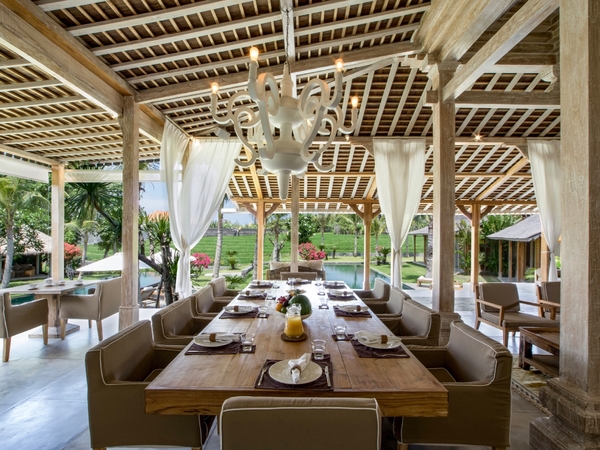 Bali Family Villas - Villa Mannao - dining area