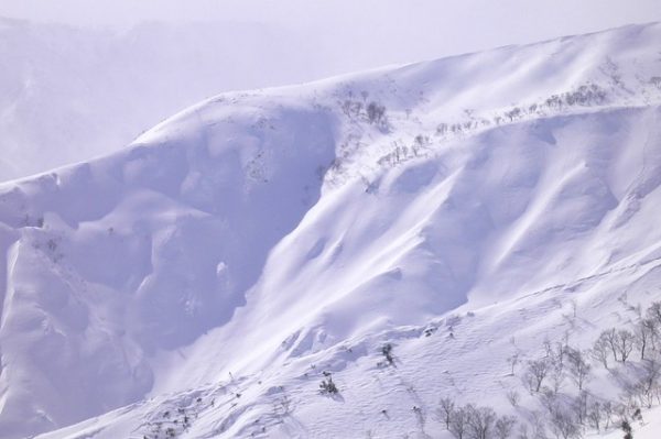 hakuba snow during peak ski season
