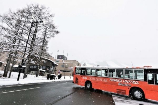 niseko bus