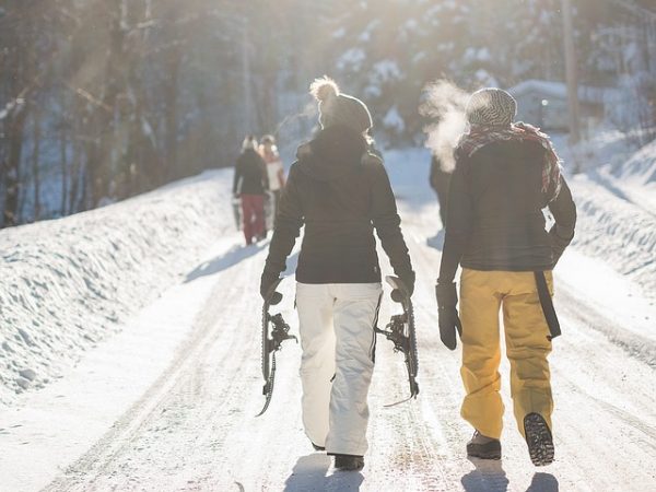 hakuba with kids - snowshoeing