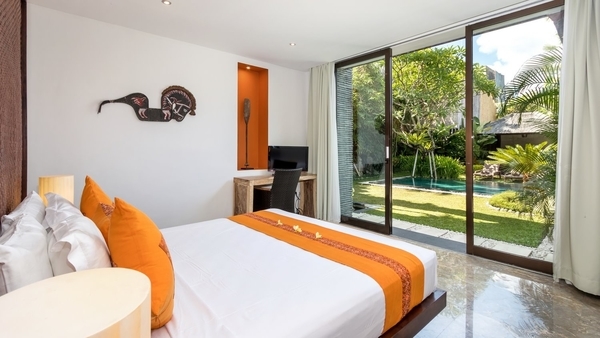 villa anjali orange bedroom