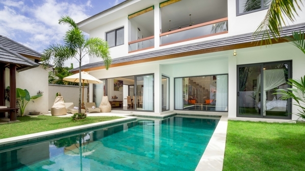 pool villas seminyak