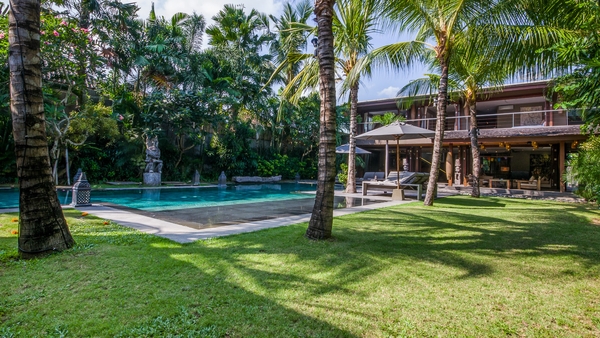 best family villa seminyak - villa yoga