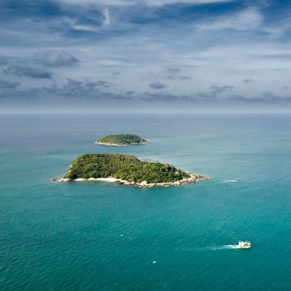 The heart-shaped Buddha Island Koh Kaeo Yai. Photo credit: fettichfilm on Instagram