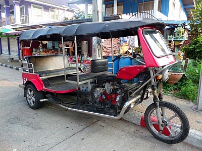 transportation in chiang mai - tuk tuk