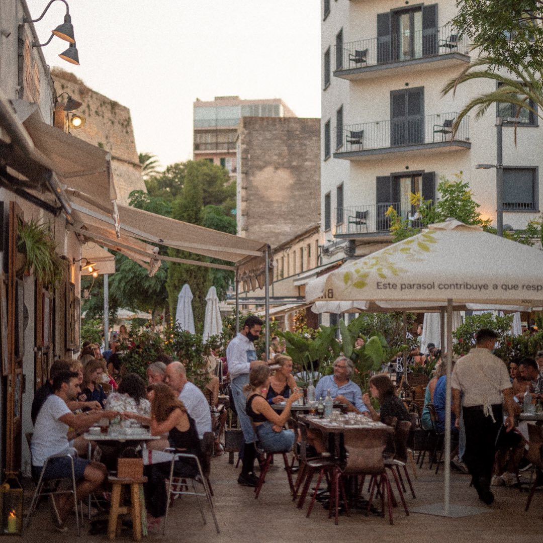 locals-only-restaurant