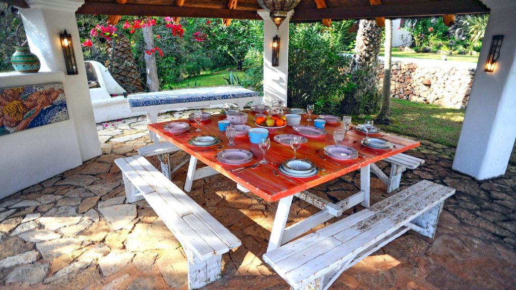 villa can paradis alfresco dining
