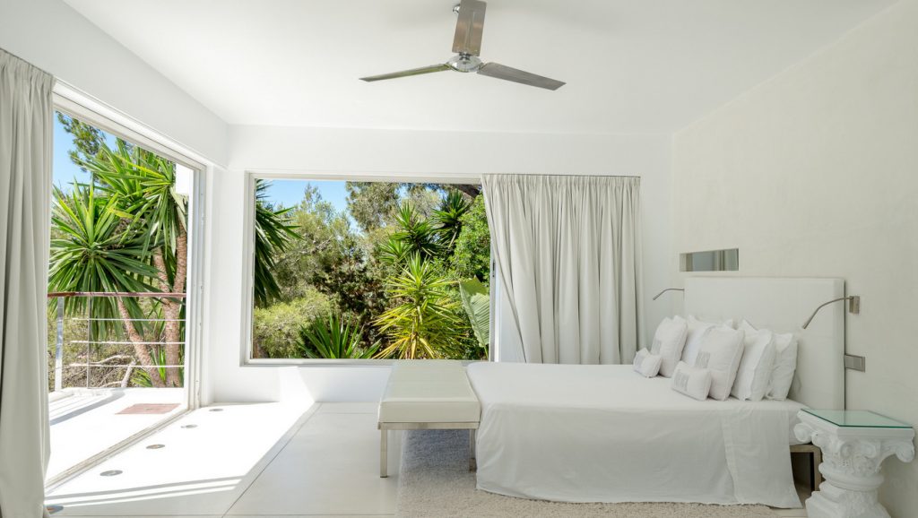 Villa Roca bedroom