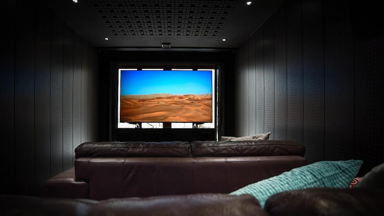 chalet-powderhouse-entertainment-area