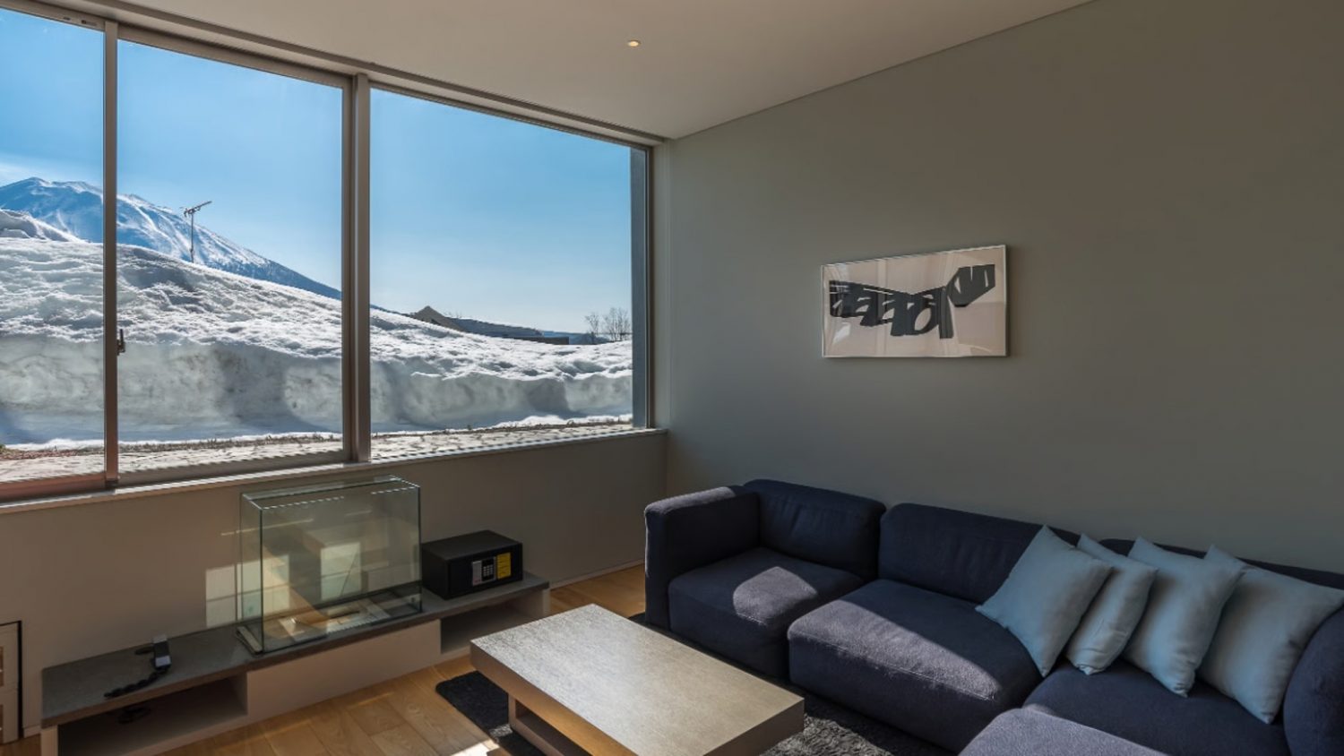 terrazze-two-bedroom-suite-living-room-with-alpine-view