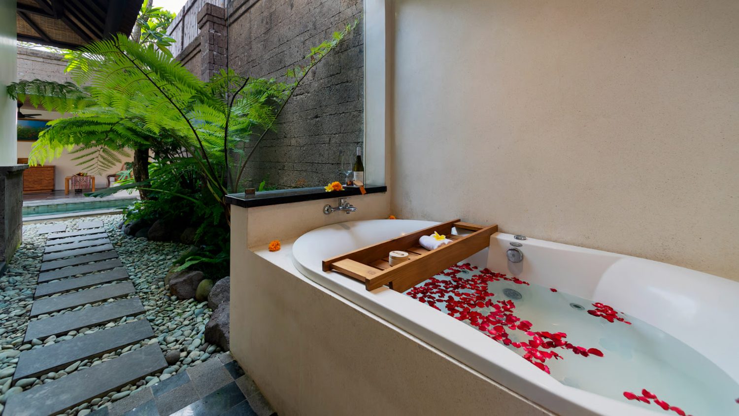 villa-ananda-at-adepa-jacuzzi