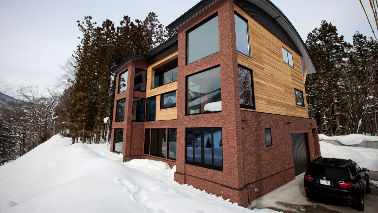 one-happo-chalet-front-view