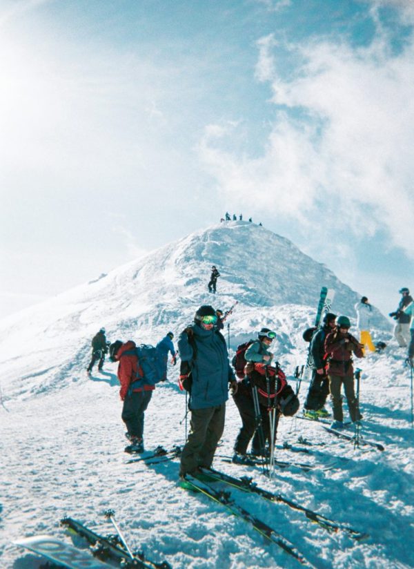niseko ski goers