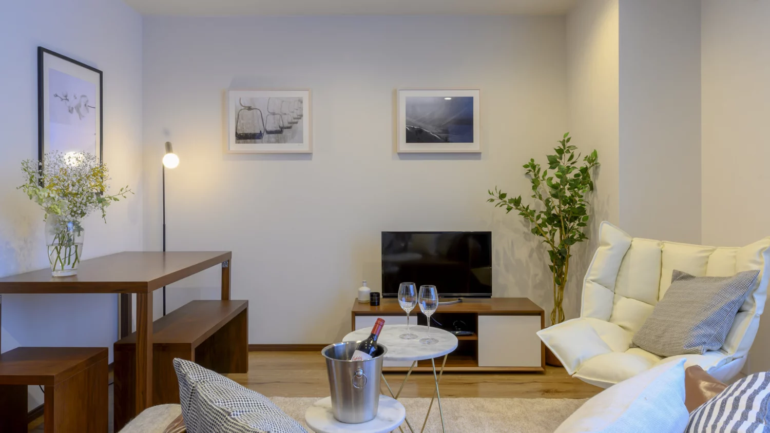 snowdog-village-1-bedroom-10-snowdog-village-1-bedroom-50595942592-o-606ac37a8d6da