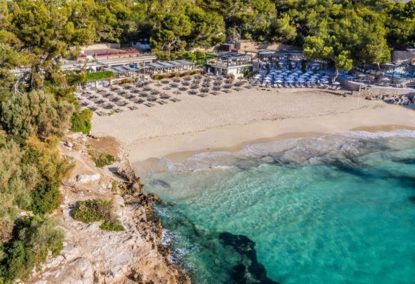 full-service beach club located right on the beautiful beach of Illetas.