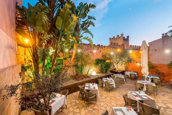 charming restaurant in Alcudia.
