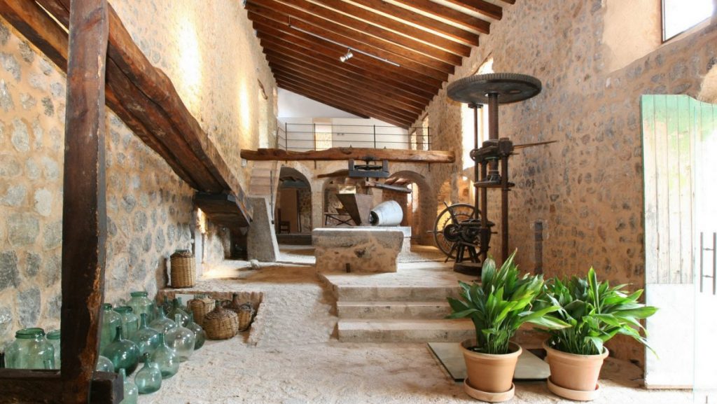Villa Ca S'Hereu original olive press