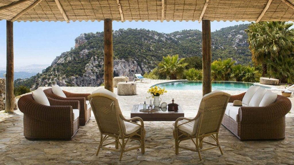 Villa Son Veri outdoor living area and pool