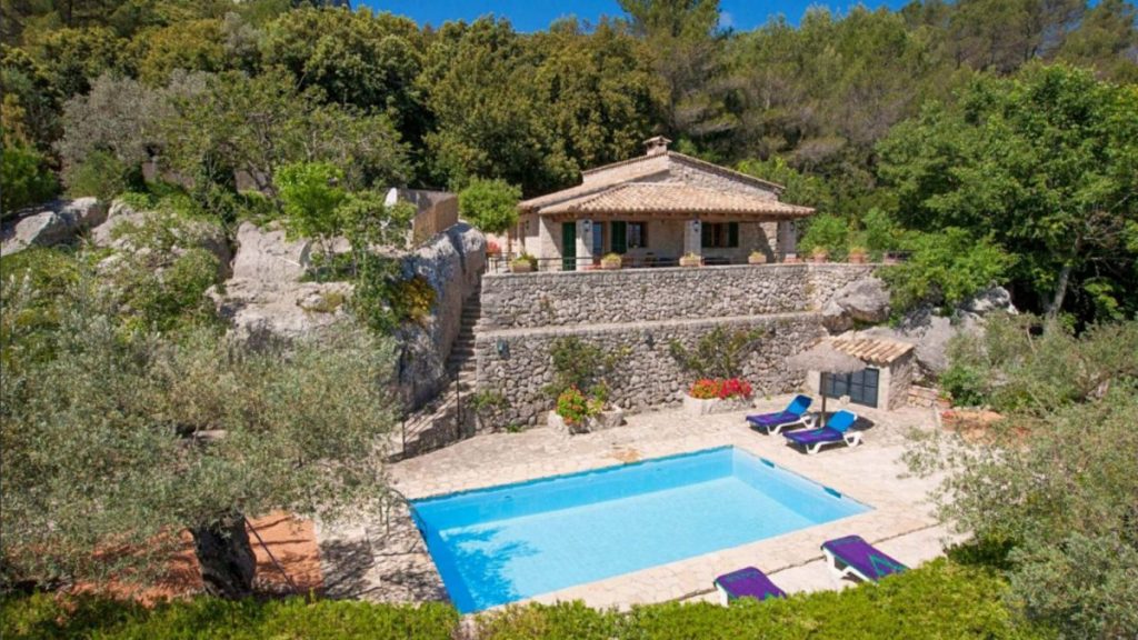 Villa Serelleta drone shot