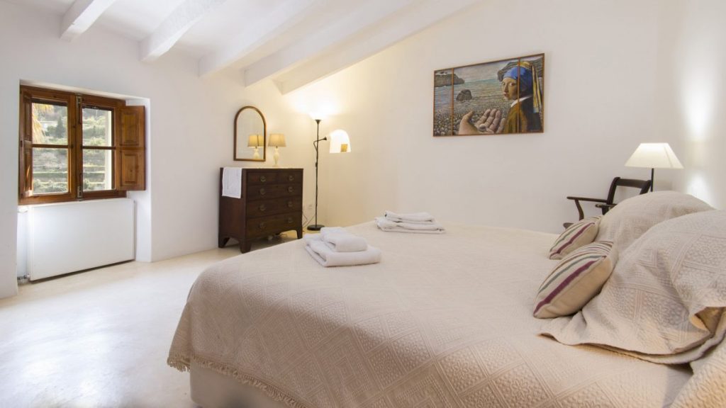 Villa Ca’n Lan bedroom