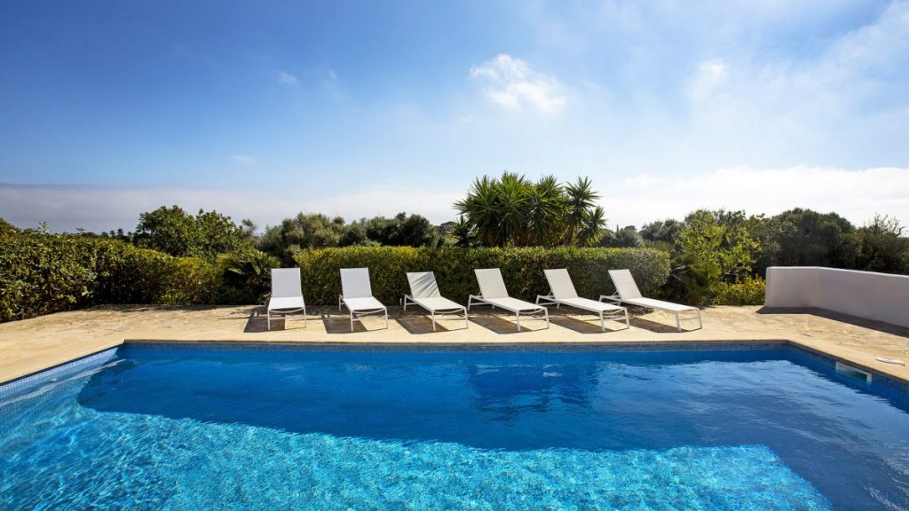 Finca Tres Halcones pool