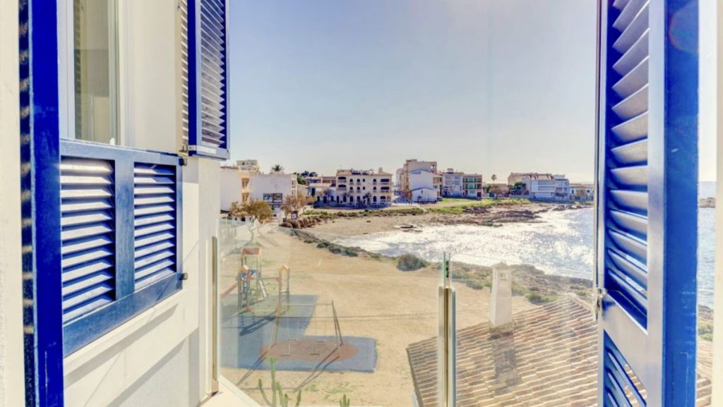 Villa Migjorn Cel beach view