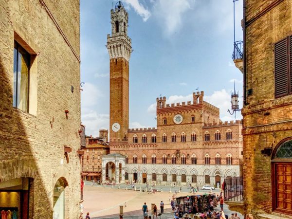 must-do in tuscany: visit Siena