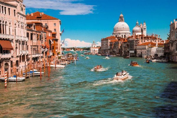 summer in Italy - busiest travel time