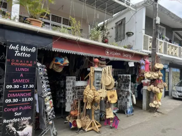 Grand Baie Bazaar - shopping in Mauritius