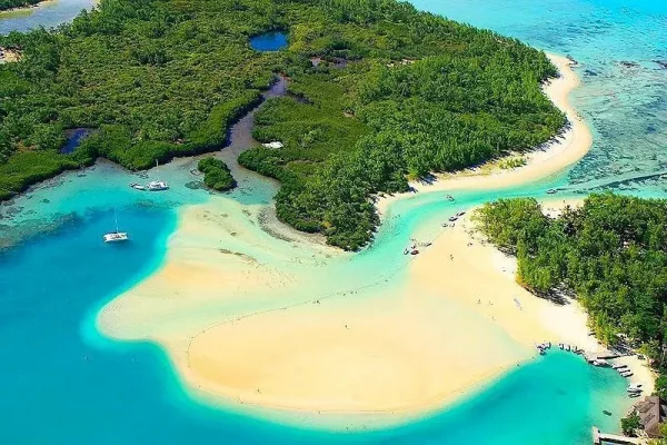 Beautiful island of Ile aux Cerfs