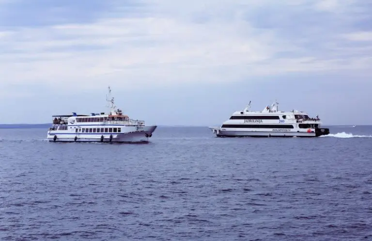 Join a cruise ship for a whole different experience to travel to Mauritius.