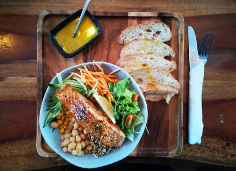 Try the Mauritians delicious cuisines.